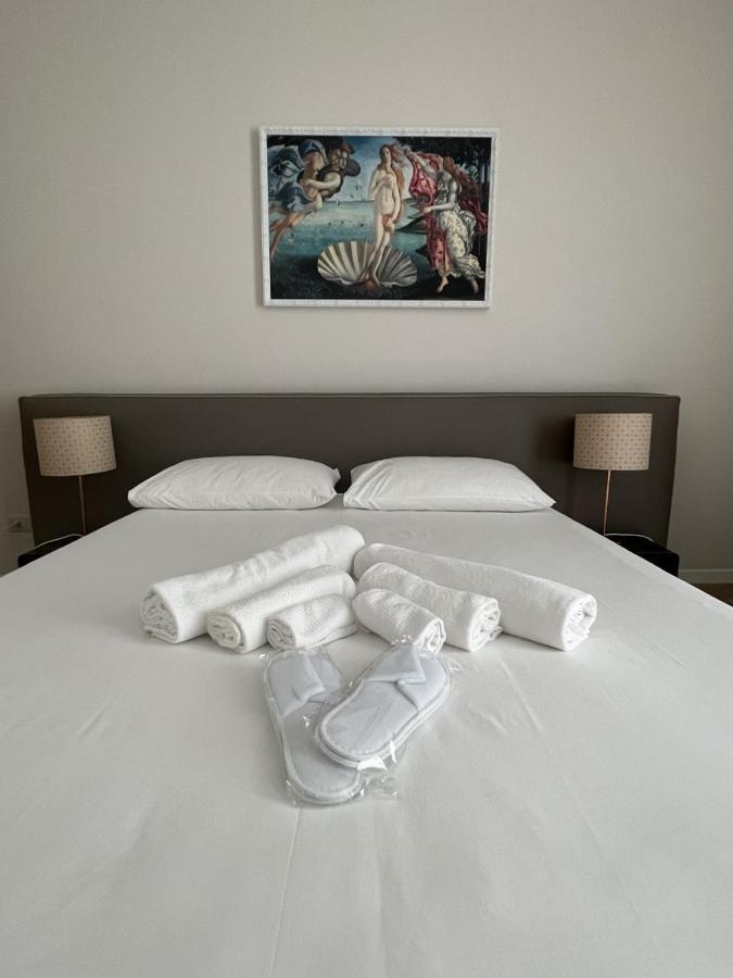 Il Tempio Degli Artisti - Suites Bari Extérieur photo